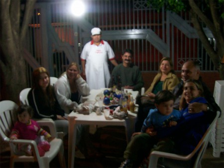 Valdo e um grupo de clientes